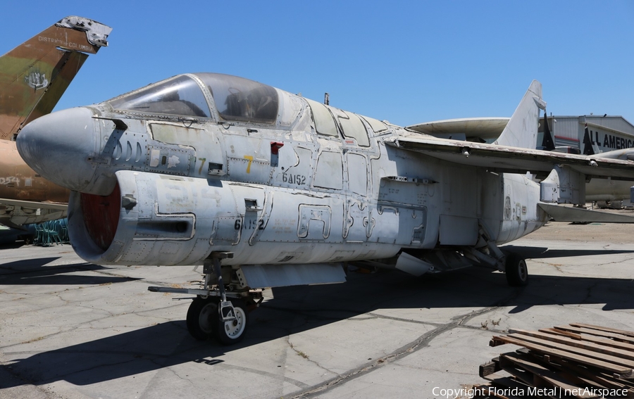 United States Navy LTV A-7B Corsair II (154475) | Photo 373805