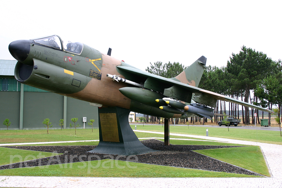 Portuguese Air Force (Força Aérea Portuguesa) LTV A-7P Corsair II (15524) | Photo 524196