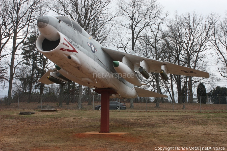 United States Navy LTV A-7E Corsair II (157452) | Photo 467400
