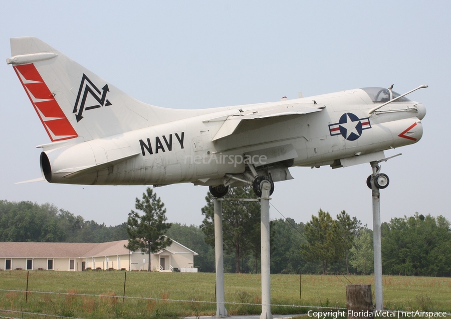 United States Navy LTV A-7E Corsair II (158003) | Photo 467524