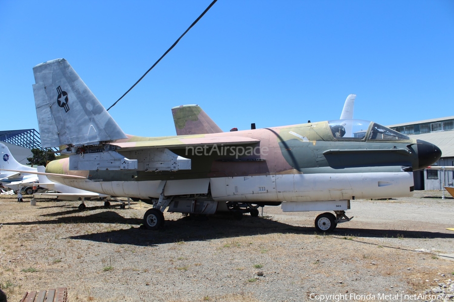 United States Navy LTV A-7E Corsair II (159301) | Photo 433655