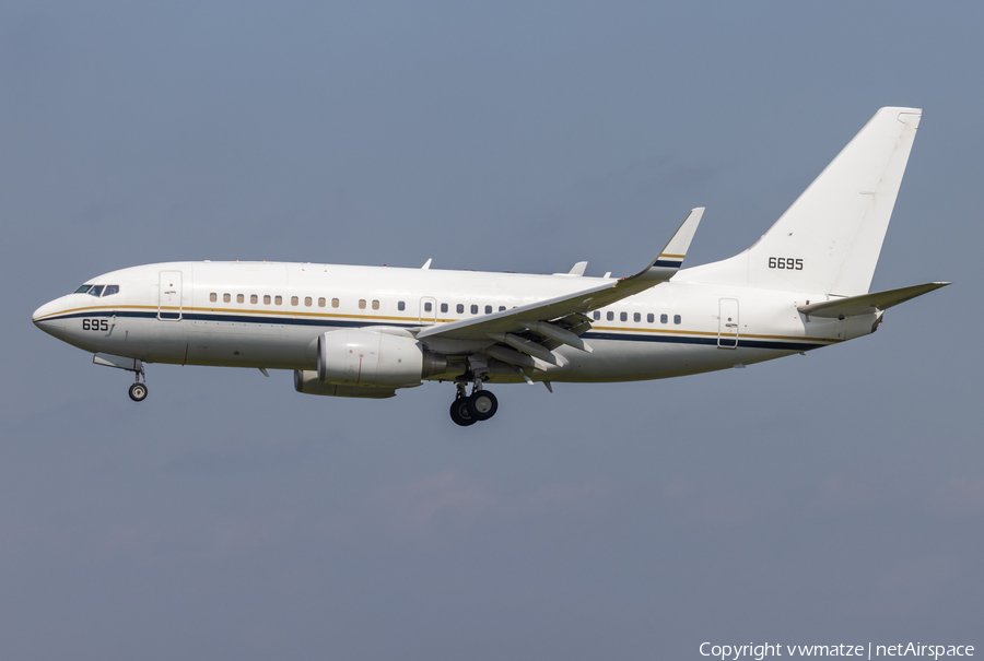 United States Navy Boeing C-40A Clipper (166695) | Photo 513023