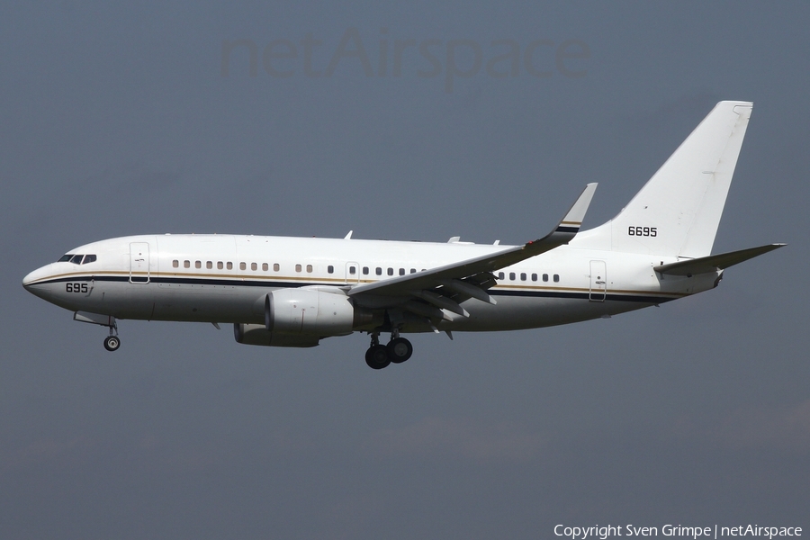 United States Navy Boeing C-40A Clipper (166695) | Photo 513107