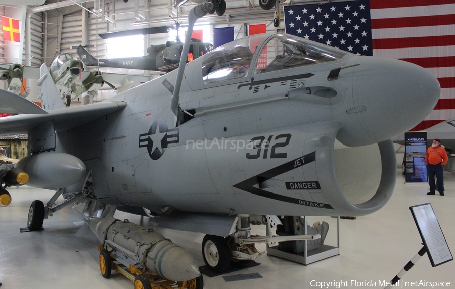United States Navy LTV A-7E Corsair II (160714) | Photo 483963