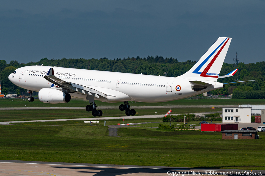 French Air Force (Armée de l’Air) Airbus A330-243 (1608) | Photo 450066