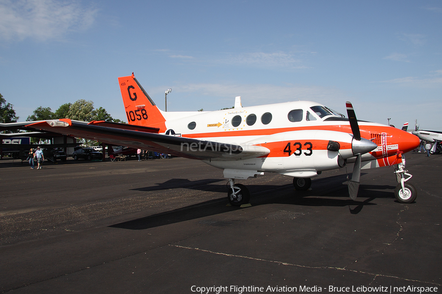 United States Navy Beech T-44C Pegasus (161058) | Photo 160404