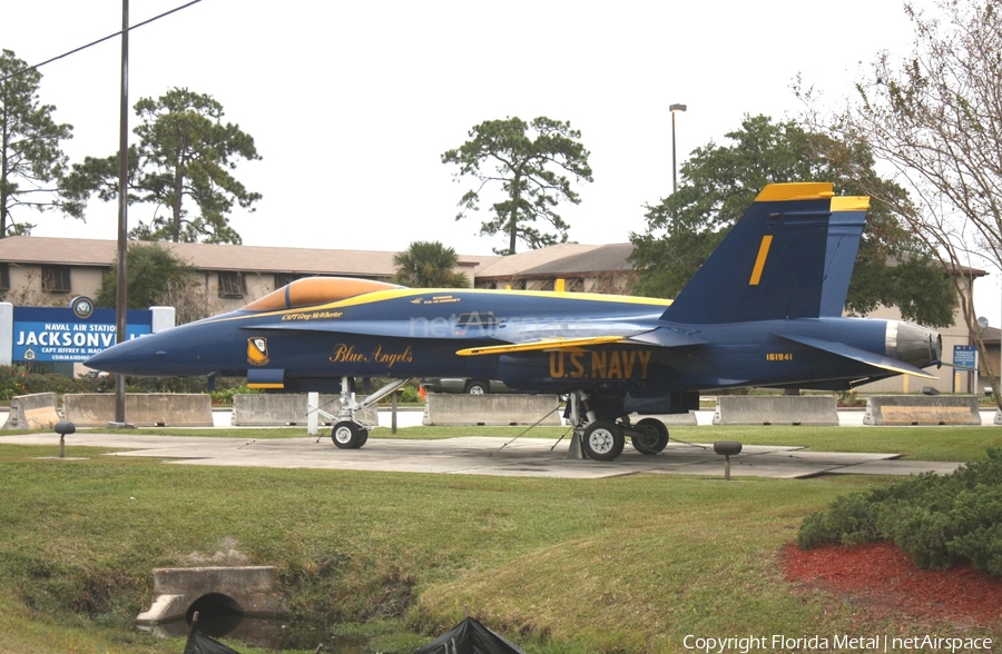 United States Navy McDonnell Douglas F/A-18A Hornet (161941) | Photo 484471