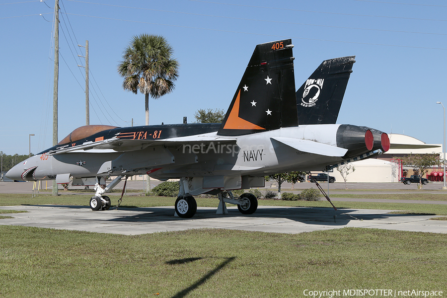 United States Navy McDonnell Douglas F/A-18A Hornet (162462) | Photo 284789