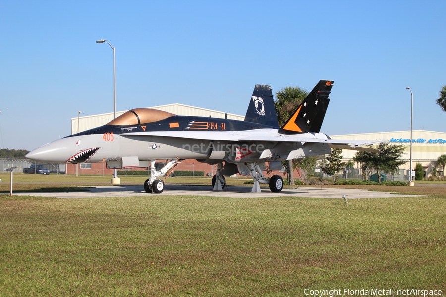 United States Navy McDonnell Douglas F/A-18A Hornet (162462) | Photo 374171