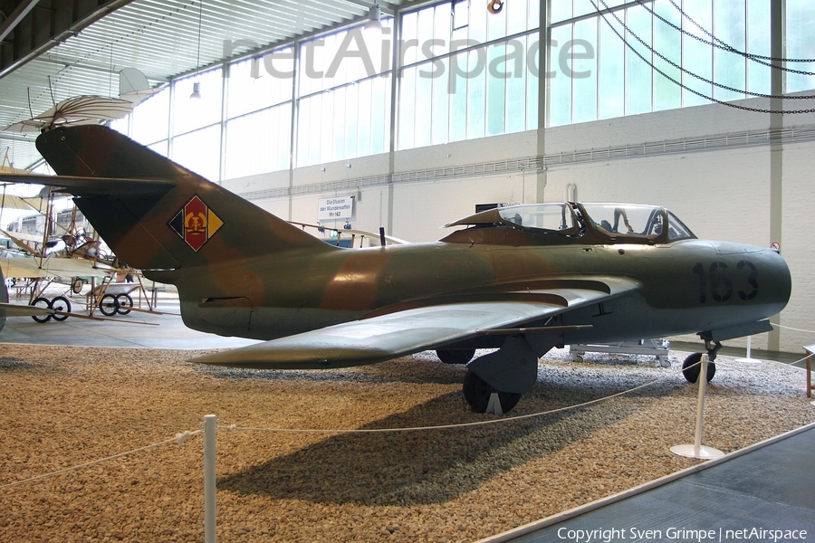 East German Air Force Mikoyan-Gurevich MiG-15UTI Midget (163) | Photo 55124
