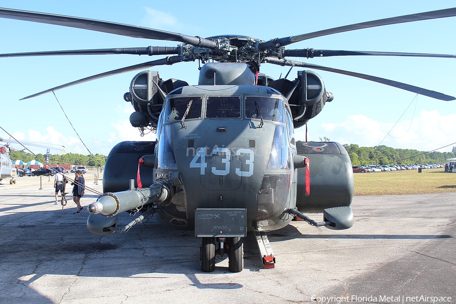 United States Navy Sikorsky MH-53E Sea Dragon (163069) | Photo 374027