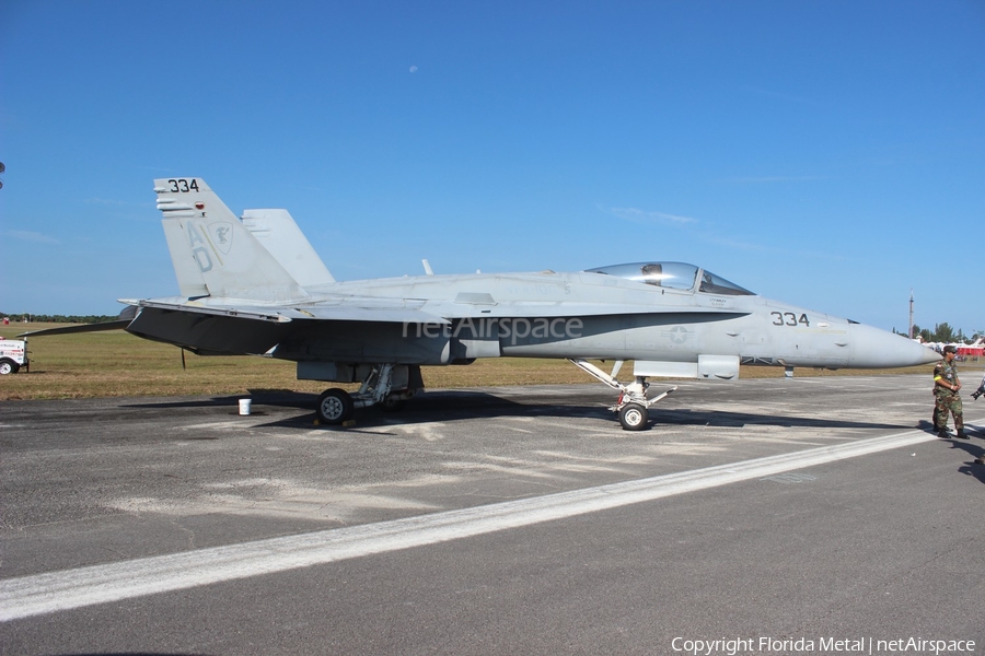 United States Navy McDonnell Douglas F/A-18C Hornet (163487) | Photo 374177