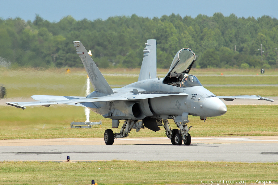 United States Navy McDonnell Douglas F/A-18C Hornet (163499) | Photo 8636