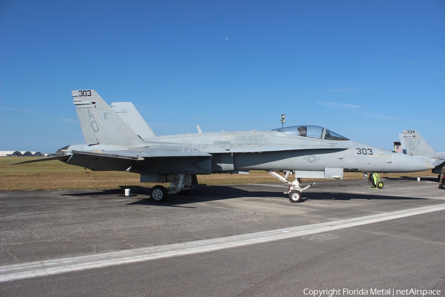 United States Navy McDonnell Douglas F/A-18C Hornet (163726) | Photo 374214