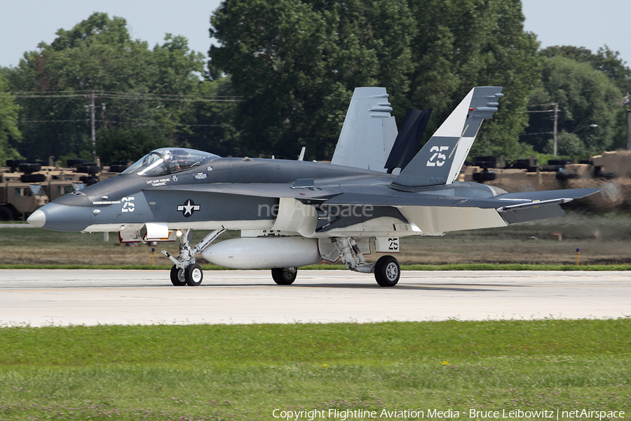 United States Navy McDonnell Douglas F/A-18C Hornet (163733) | Photo 164382