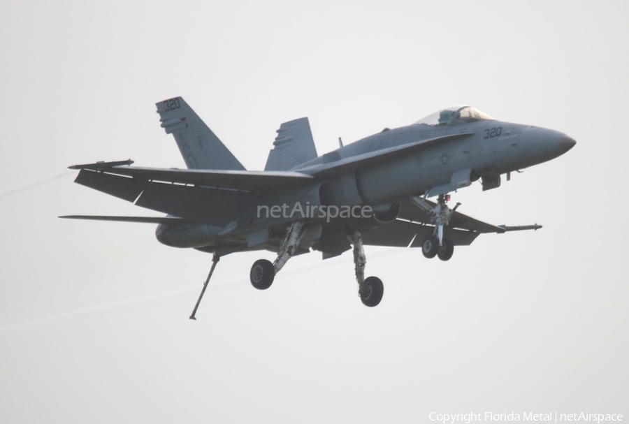 United States Navy McDonnell Douglas F/A-18C Hornet (164250) | Photo 374236