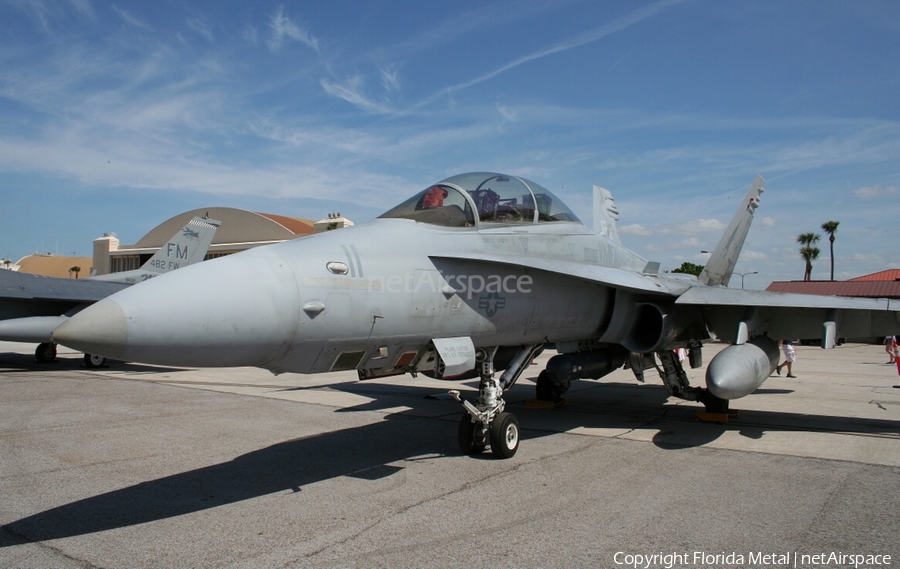 United States Marine Corps McDonnell Douglas F/A-18D Hornet (164866) | Photo 486778