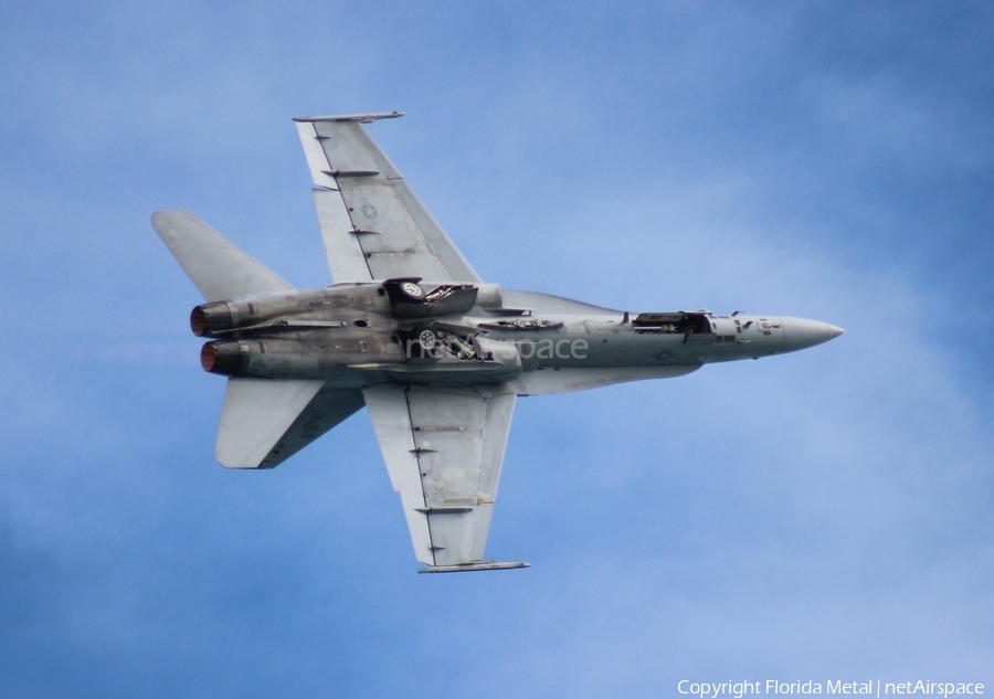 United States Navy McDonnell Douglas F/A-18C Hornet (164912) | Photo 374256