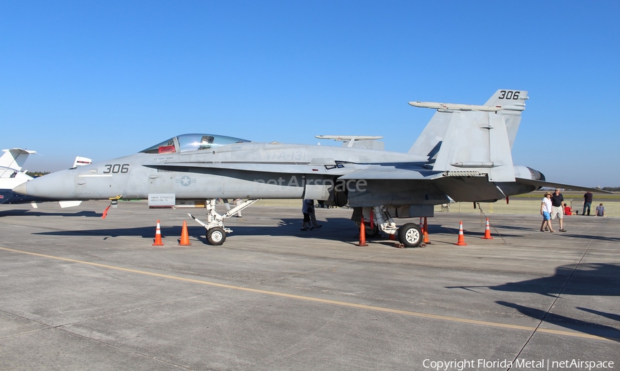 United States Marine Corps McDonnell Douglas F/A-18C Hornet (165211) | Photo 491712