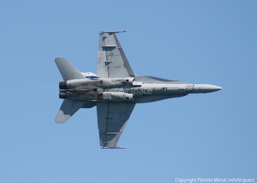 United States Navy McDonnell Douglas F/A-18C Hornet (165214) | Photo 434376