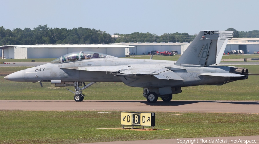 United States Navy Boeing F/A-18F Super Hornet (165883) | Photo 514636