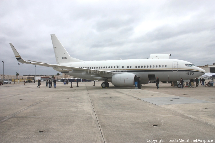 United States Navy Boeing C-40A Clipper (166695) | Photo 500015