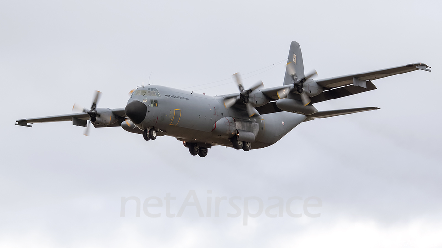 Portuguese Air Force (Força Aérea Portuguesa) Lockheed C-130H-30 Hercules (16801) | Photo 298999