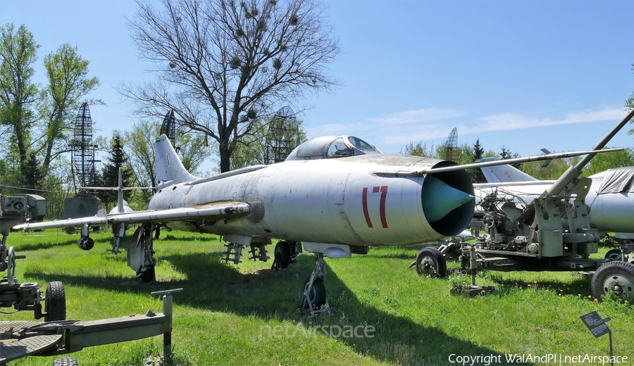 Polish Air Force (Siły Powietrzne) Sukhoi Su-7BKL Fitter-A (17) | Photo 447032