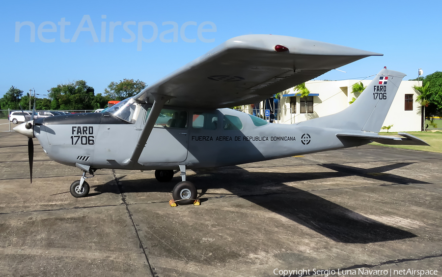 Dominican Republic Air Force (Fuerza Aerea Dominicana) Cessna 206H Stationair (1706) | Photo 271520