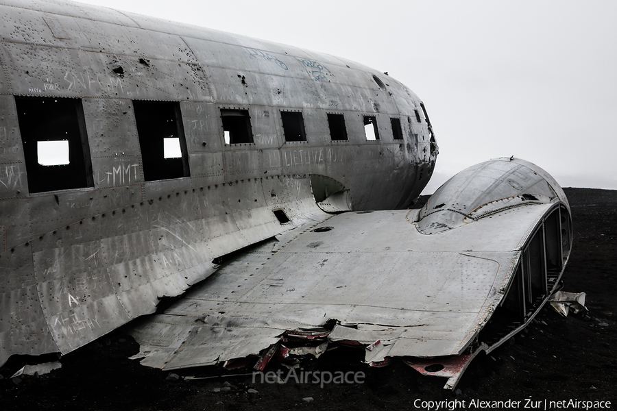 United States Navy Douglas VC-117D Skytrooper (17171) | Photo 240225