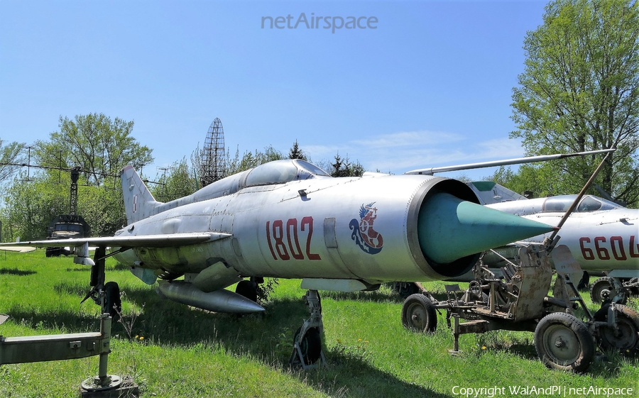 Polish Air Force (Siły Powietrzne) Mikoyan-Gurevich MiG-21PF Fishbed-D (1802) | Photo 447044