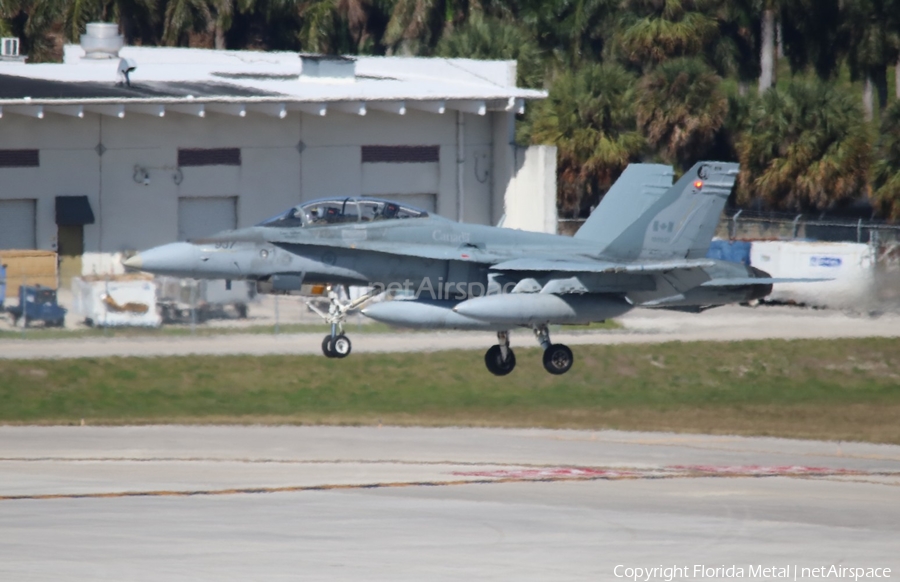 Canadian Armed Forces McDonnell Douglas CF-188B Hornet (188937) | Photo 309251