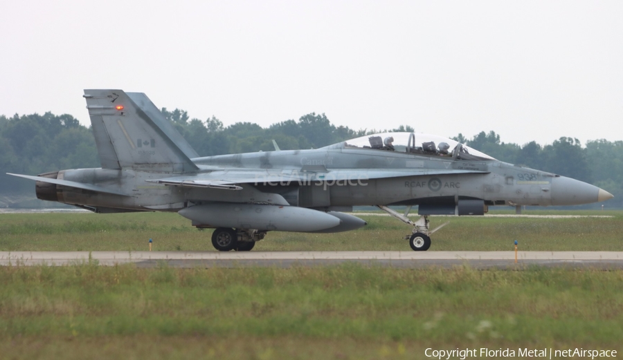 Royal Canadian Air Force McDonnell Douglas CF-188B Hornet (188938) | Photo 605377
