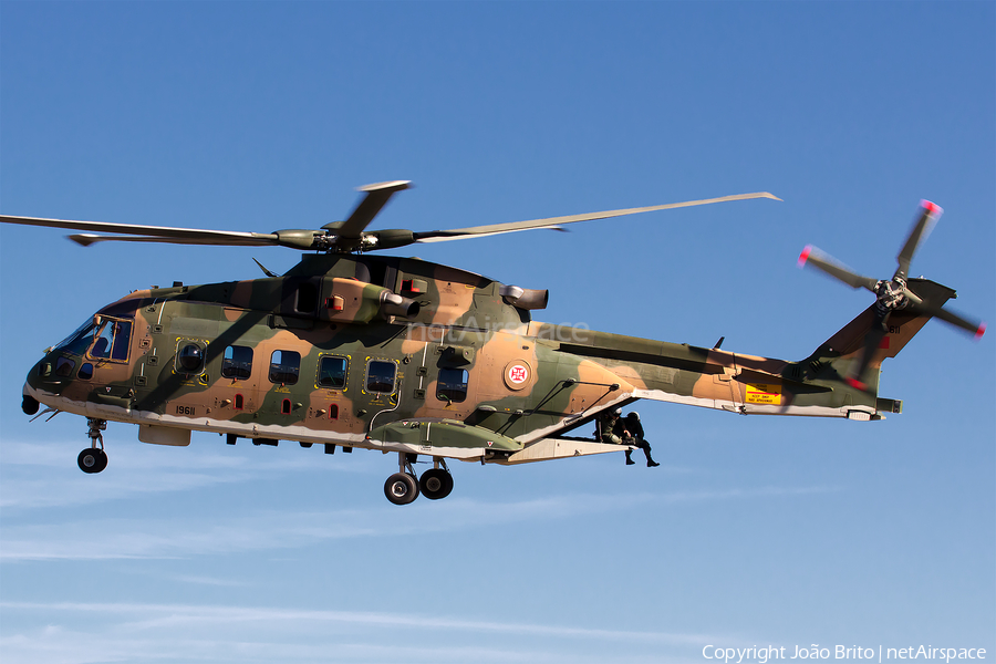 Portuguese Air Force (Força Aérea Portuguesa) AgustaWestland EH-101 Merlin HC.3 (19611) | Photo 32769