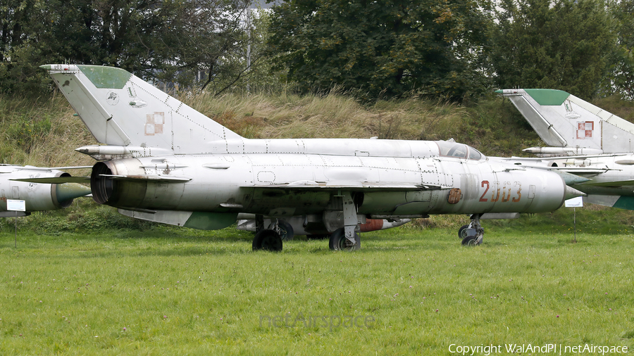 Polish Air Force (Siły Powietrzne) Mikoyan-Gurevich MiG-21M Fishbed-J (2003) | Photo 547737