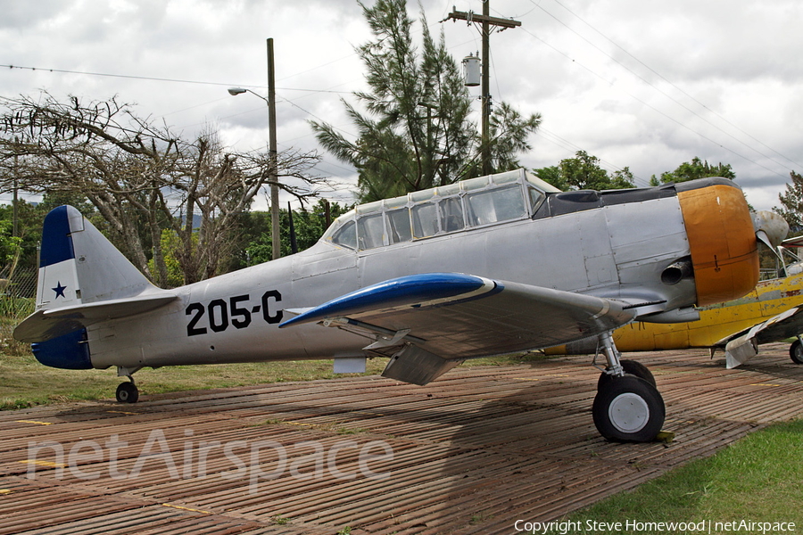Honduran Air Force (Fuerza Aerea Hondurena) North American SNJ-4 Texan (205-C) | Photo 51604