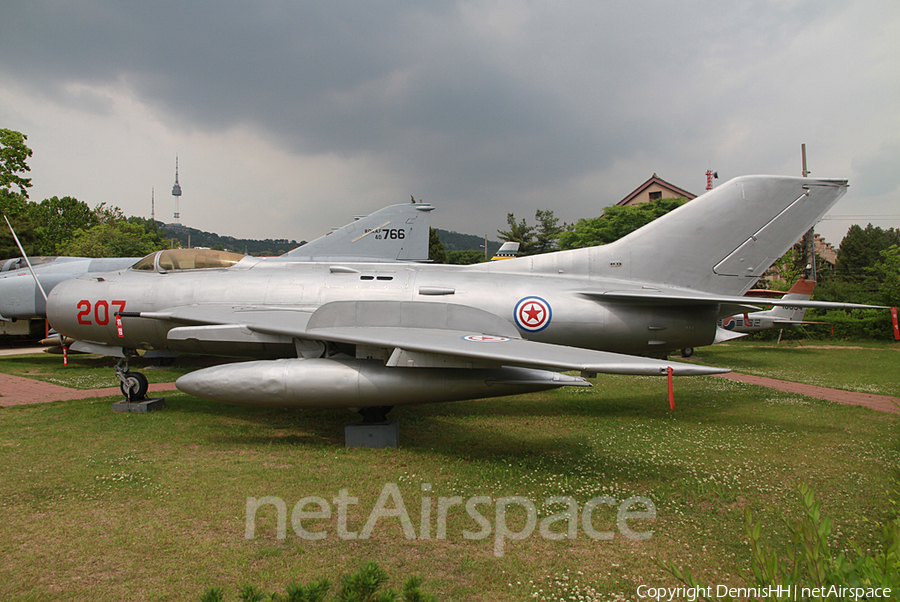 North Korean Air Force Shenyang J-6A Farmer-C (207) | Photo 373162