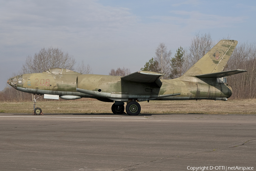 East German Air Force Ilyushin Il-28B Beagle (208) | Photo 287695