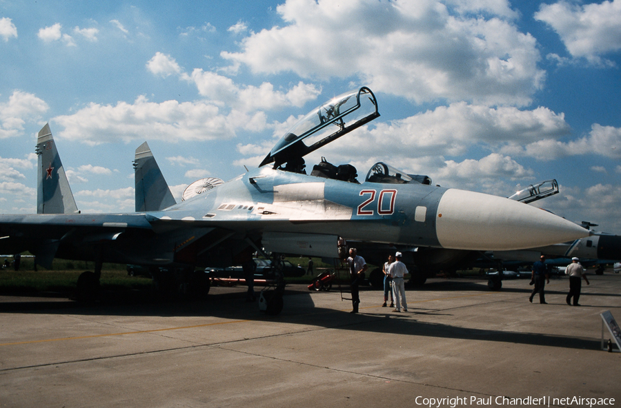 Russian Federation Air Force Sukhoi Su-27UB Flanker C (20 RED) | Photo 74089