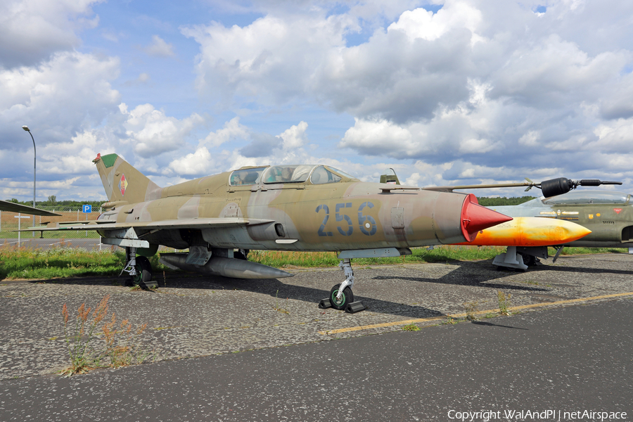 East German Air Force Mikoyan-Gurevich MiG-21UM Mongol-B (256) | Photo 466195