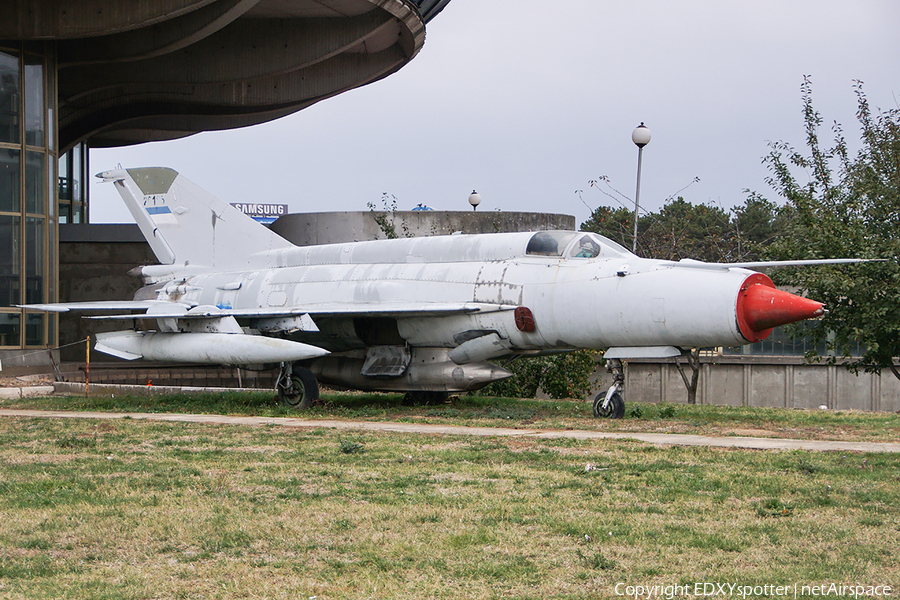 Yugoslav Air Force Mikoyan-Gurevich MiG-21R Fishbed-H (26105) | Photo 290972