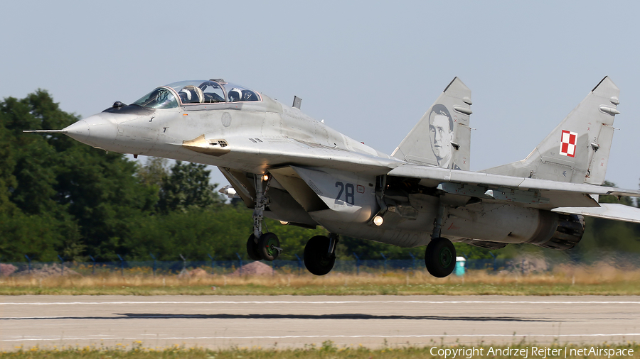 Polish Air Force (Siły Powietrzne) Mikoyan-Gurevich MiG-29UBM Fulcrum (28) | Photo 408260