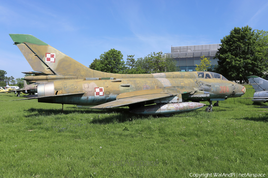 Polish Air Force (Siły Powietrzne) Sukhoi Su-22UM-3K Fitter-G (304) | Photo 583040