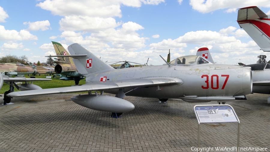 Polish Air Force (Siły Powietrzne) PZL-Mielec Lim-2 (MiG-15bis) (307) | Photo 446280