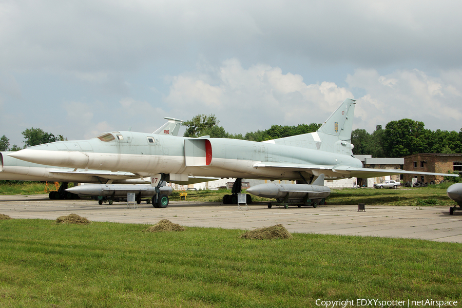 Ukrainian Air Force Tupolev Tu-22M2 Backfire-B (07 RED) | Photo 344681