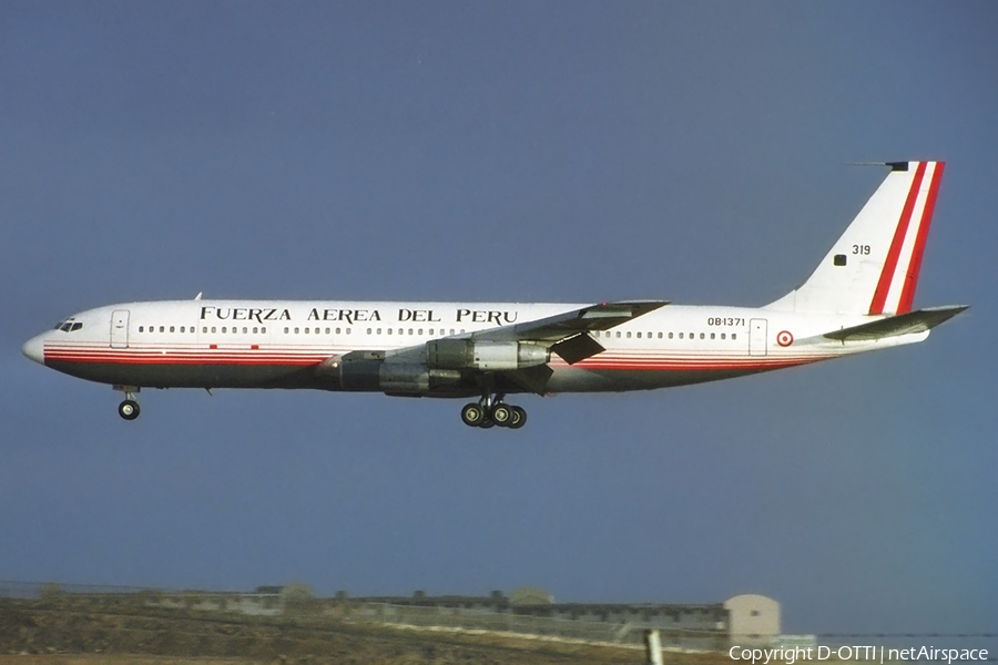 Peruvian Air Force (Fuerza Aerea del Peru) Boeing 707-323C (319) | Photo 380454