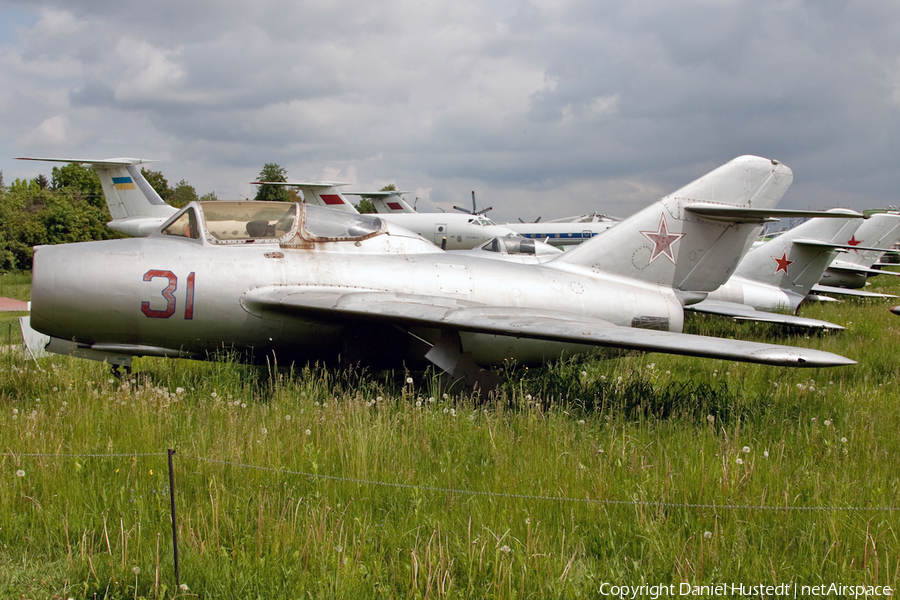 Russian Federation Air Force Mikoyan-Gurevich MiG-15UTI Midget (31 RED) | Photo 502616