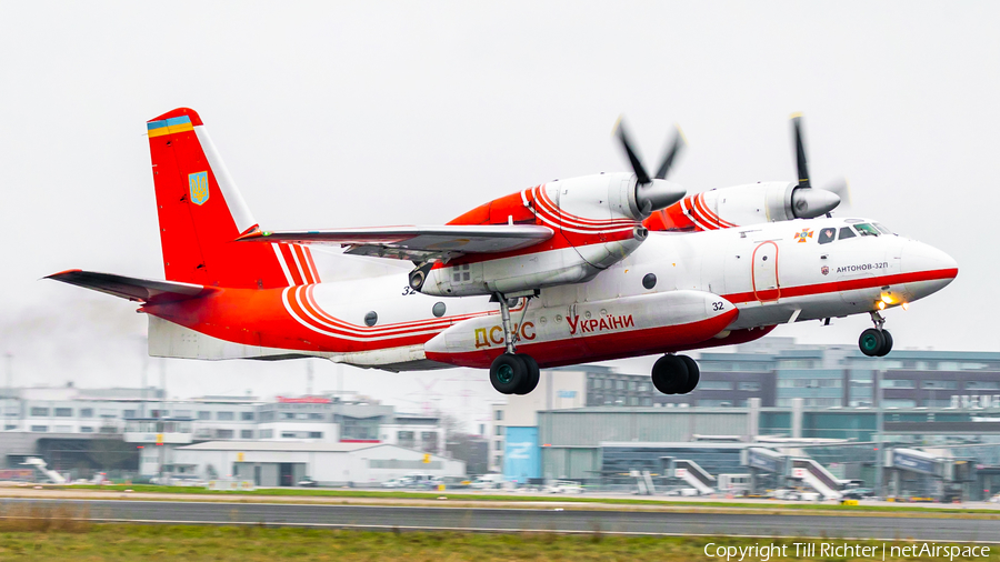 Ukraine - Ministry of Emergencies (MNS) Antonov An-32P (32 BLACK) | Photo 553273
