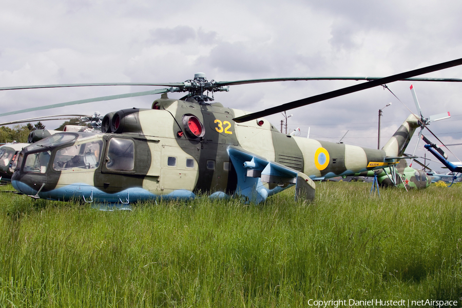 Ukrainian Air Force Mil Mi-24A Hind-B (32 YELLOW) | Photo 502564