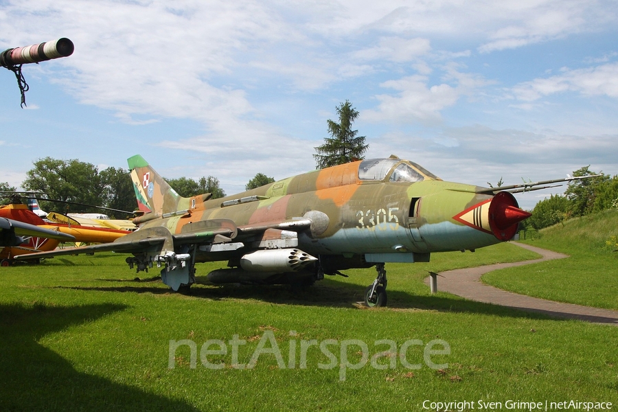 Polish Air Force (Siły Powietrzne) Sukhoi Su-22M4 Fitter-K (3305) | Photo 335625